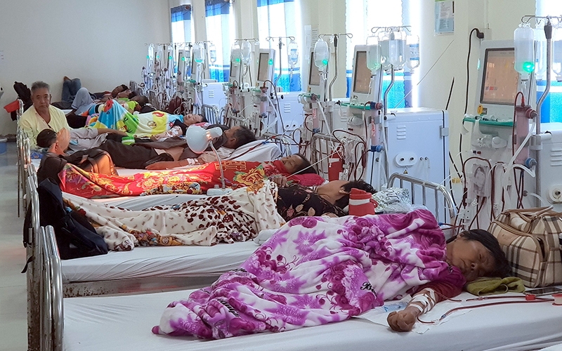Bệnh nhân điều trị tại khoa lọc thận BVĐK Cà Mau.