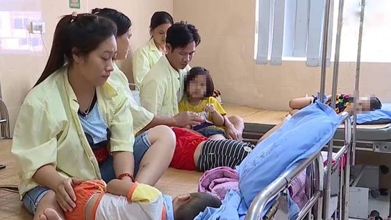 Xác định nguyên nhân gần 100 trẻ ở Phú Thọ nhập viện