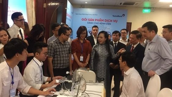 Mới có 30 bệnh viện triển khai thanh toán điện tử