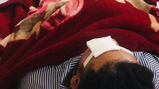 Nam thanh niên mù một mắt khi đốt vàng mã, hoá đồ cho bà ngoại vừa qua đời