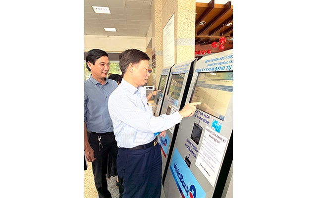 Ki-ốt thanh toán viện phí điện tử ở Bệnh viện Trường đại học Y Dược TP Hồ Chí Minh.