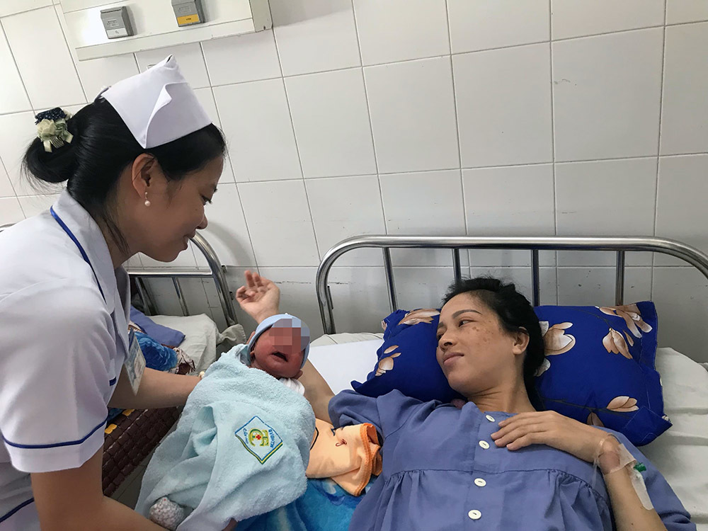 Sản phụ Đoan đang được chăm sóc tại BV Đa khoa Trung ương Cần Thơ