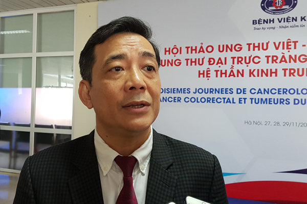 TS Phạm Văn Bình cho biết, có tới 70-80% bệnh nhân ung thư đại trực tràng ở Việt Nam được phát hiện bệnh ở giai đoạn muộn