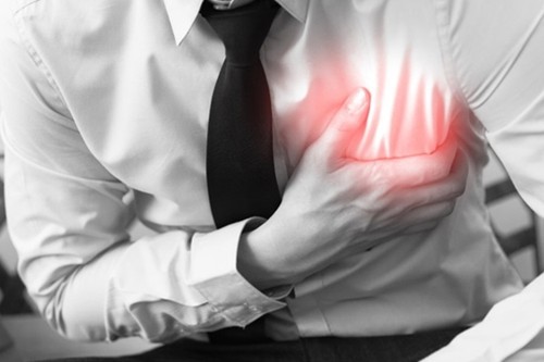 Một số cơn đau tim xảy ra đột ngột và dữ dội.