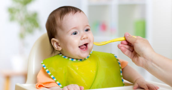 Sai lầm cần tránh khi cho trẻ ăn dặm