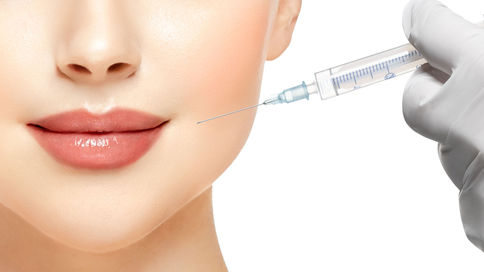 Bé gái 15 tuổi mù mắt sau khi tiêm filler với giá 1,5 triệu đồng