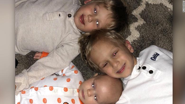 3 anh em cùng một nhà, dưới 5 tuổi, được chẩn đoán mắc cùng một loại ung thư