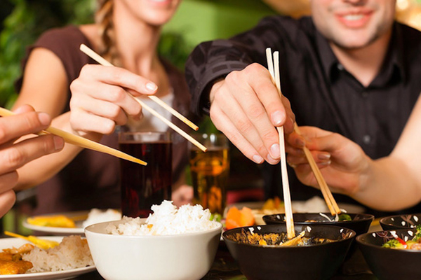 Viện trưởng Viện Dinh dưỡng khuyến cáo người Việt nên từ bỏ 3 thói quen khi ăn uống để phòng bệnh