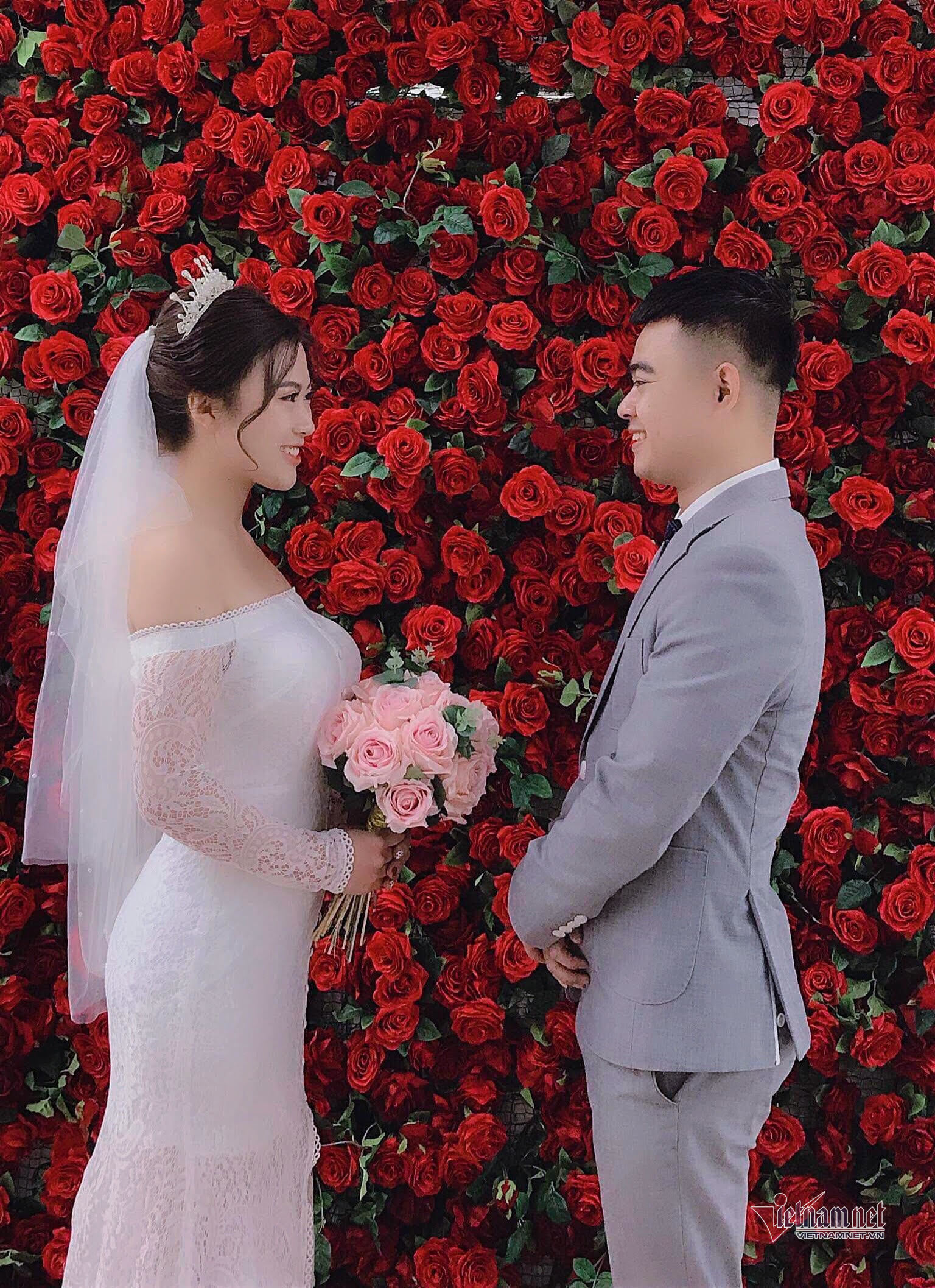 Tấm hình cưới của vợ chồng Thiếu úy Tuấn - Ảnh: Nhân vật cung cấp