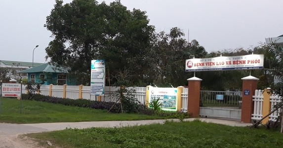 Huế: 22 người tiếp xúc F1 với bệnh nhân số 76 cách ly tại bệnh viện nào?