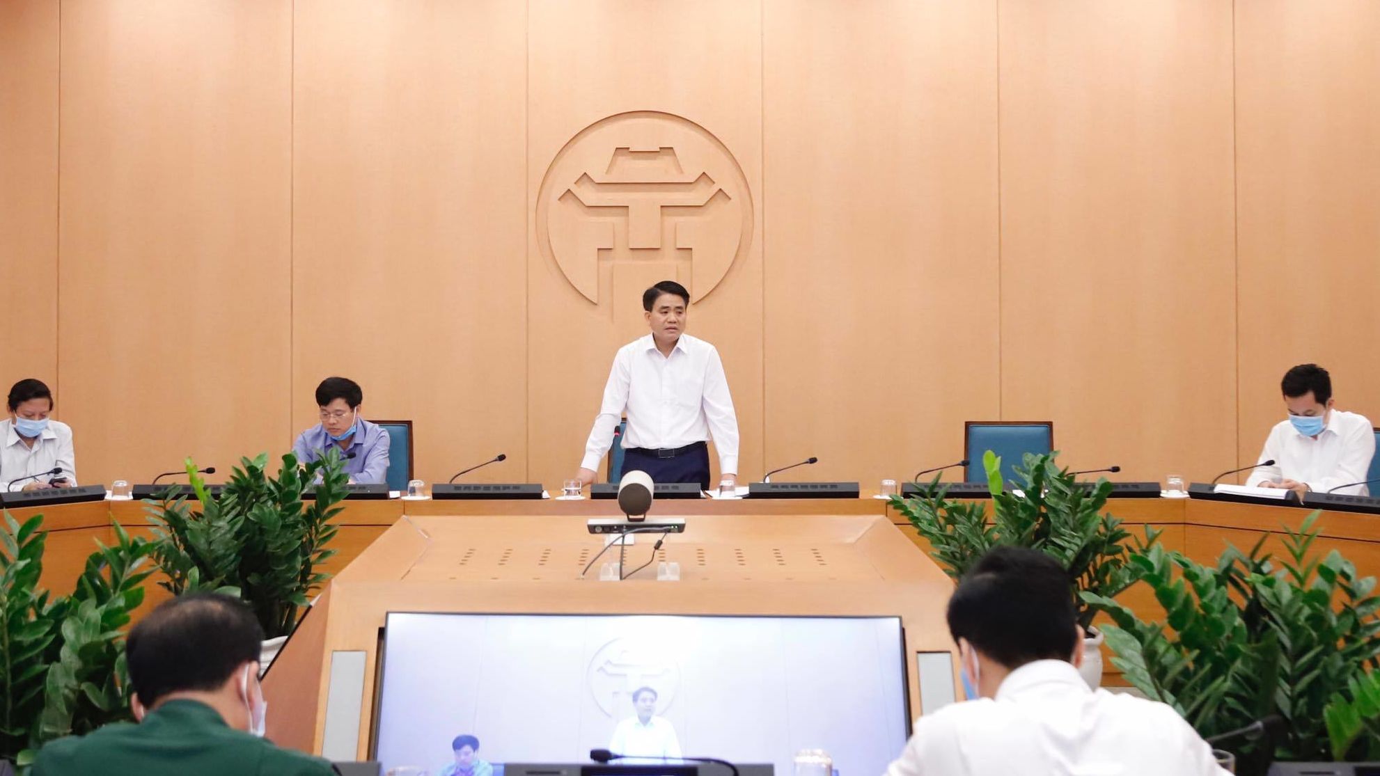 'Còn tụ tập uống cà phê thì còn nguy cơ lây dịch Covid-19'