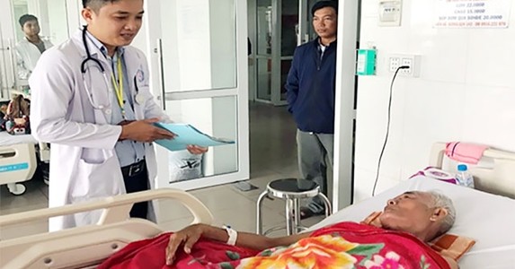 Cứu sống cụ ông 73 tuổi bị nhồi máu cơ tim cấp