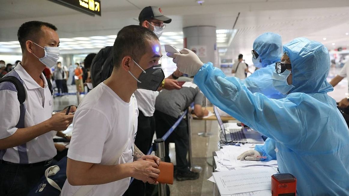 TP HCM lấy mẫu xét nghiệm tận nhà người nhập cảnh