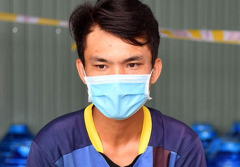 Cưỡng chế người trốn cách ly chống đối