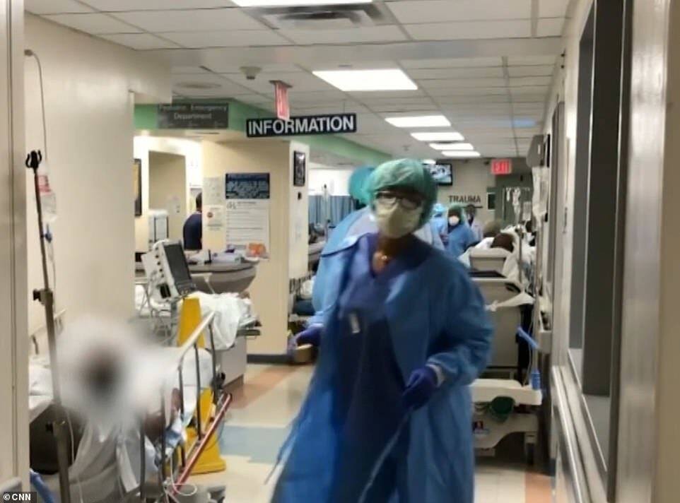 Các bác sỹ, y tá Bệnh viện Brooklyn chia sẻ những hình ảnh cho thấy số người chết, đang hấp hối vì Covid-19 rất đông trong các phòng bệnh.