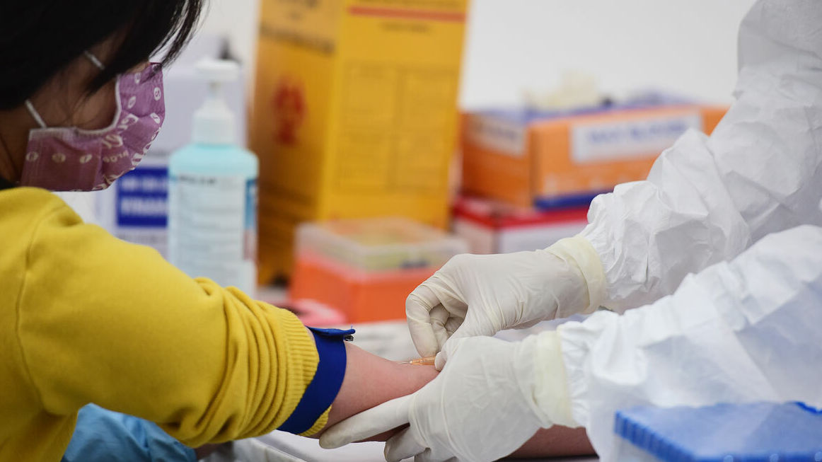 Ai nên xét nghiệm nhanh nCoV?