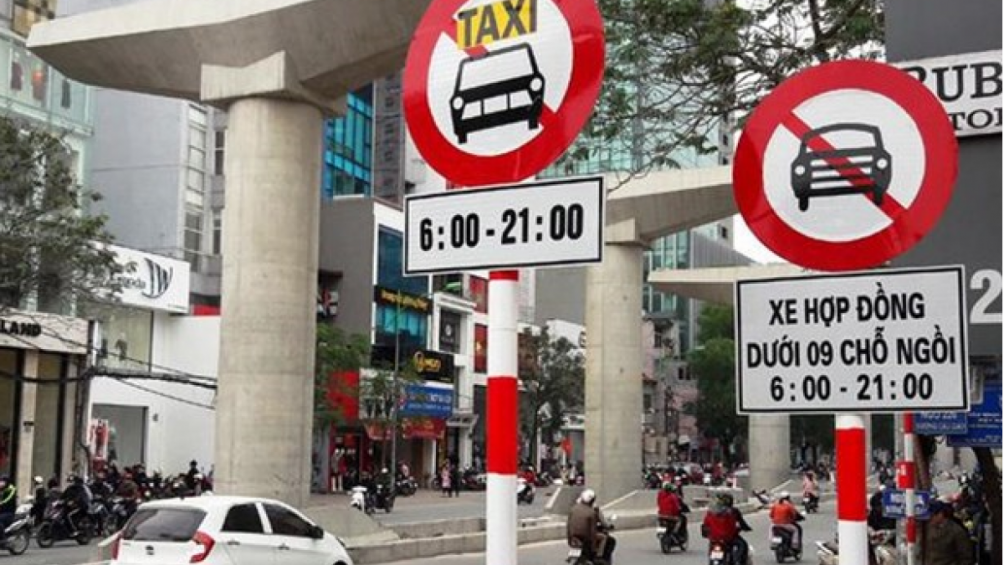 Hà Nội chấp thuận bỏ biển cấm taxi, xe hợp đồng trên 10 tuyến đường, phố - Ảnh minh họa