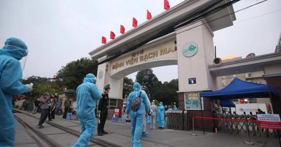 Giữa phong tỏa Covid-19, nhiều bệnh nhân phục hồi ngoạn mục tại BV Bạch Mai