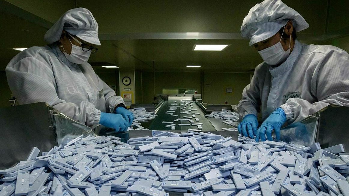 Nhiều nước xét nghiệm Covid-19 diện rộng