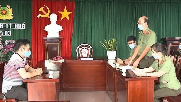 Sếp chưa ký, nhân viên đã tuồn tài liệu chống dịch lên mạng