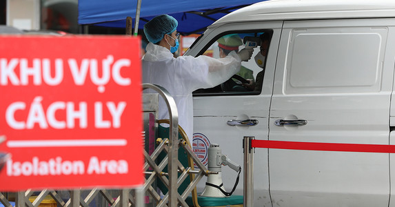 Việt Nam giảm gần 1.000 ca nghi nhiễm