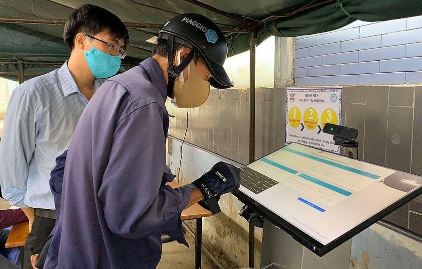 Bệnh viện TP HCM dùng ki-ốt khai báo y tế