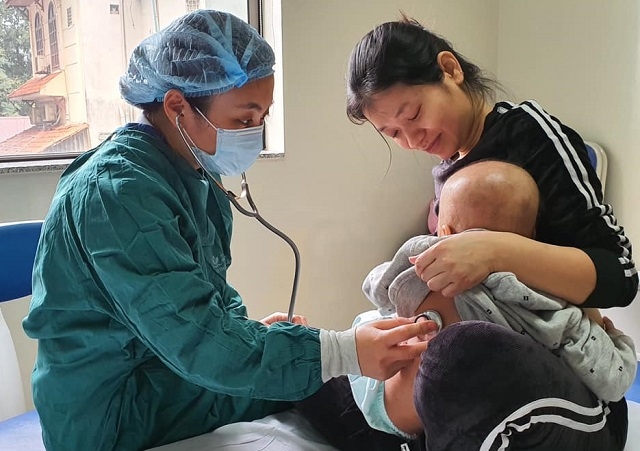 Bệnh nhi hoàn toàn khỏe mạnh sau ca ghép tủy.