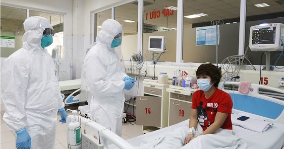 Nữ điều dưỡng nhiễm nCoV: 'Tôi thở như cá mắc cạn'