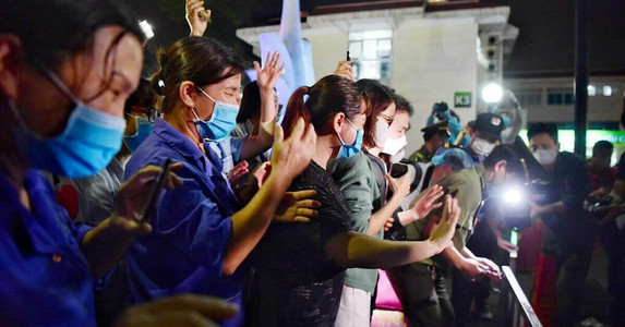 Bệnh viện Bạch Mai chấm dứt hợp đồng với Công ty Trường Sinh