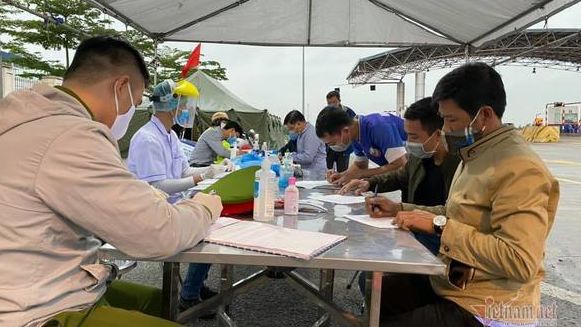 Hải Phòng siết cách ly, gần 2.000 người không thể 'vượt chốt' sang Hải Dương làm
