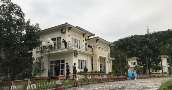 Một người nước ngoài trốn khỏi khu cách ly ở Thanh Hóa, lên tàu ra Hà Nội