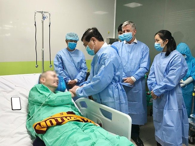 Hội chẩn sức khỏe bệnh nhân phi công trước khi hồi hương