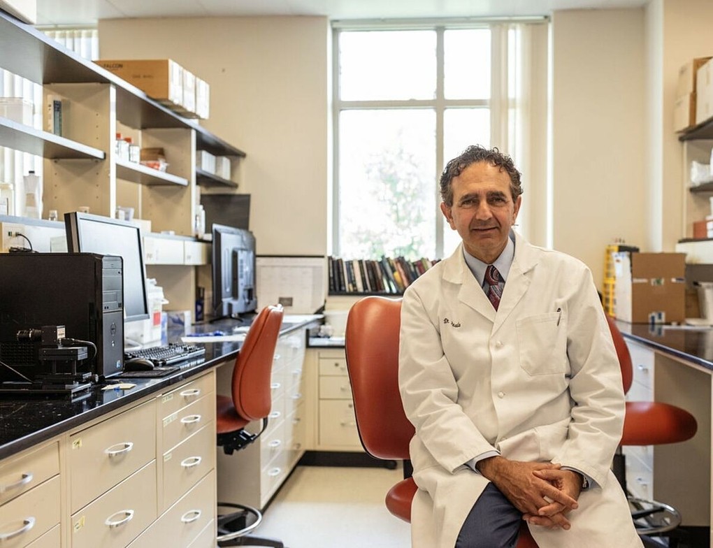 Tiến sĩ Anthony Atala, giám đốc của Viện Y học Tái sinh Wake Forest. Ảnh: NY Times