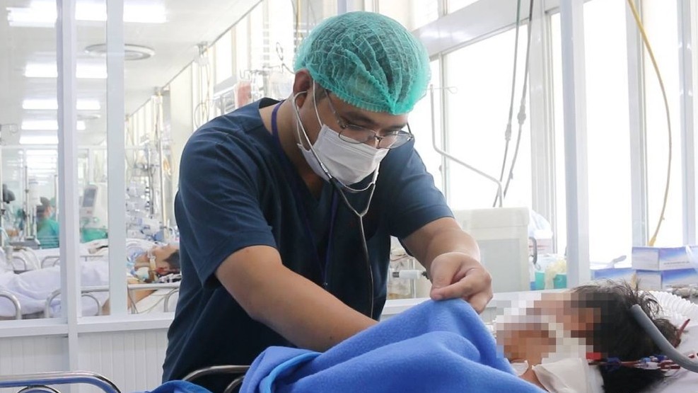 Người bị rắn hổ mang cắn được cai máy thở