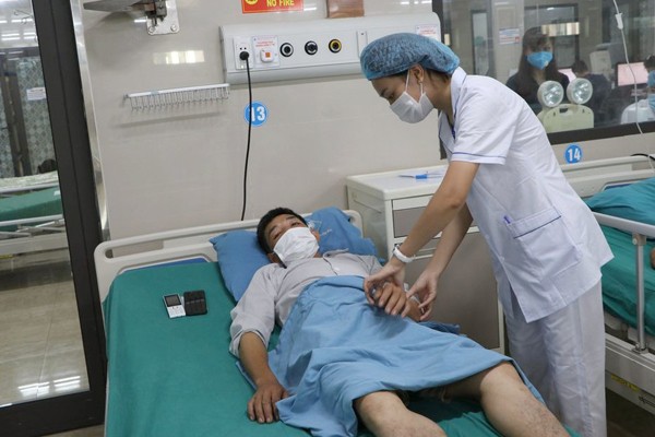 May mắn được cấp cứu kịp thời, bệnh nhân đã qua cơn nguy kịch