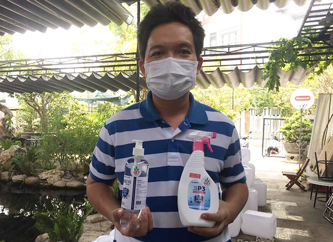 Từ bệnh nhân thành 'chiến sĩ' chống dịch