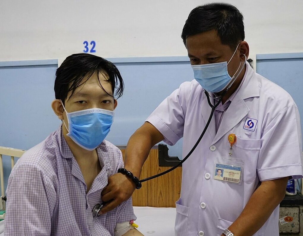 Camera nhỏ bằng viên thuốc chụp ảnh trong ruột non