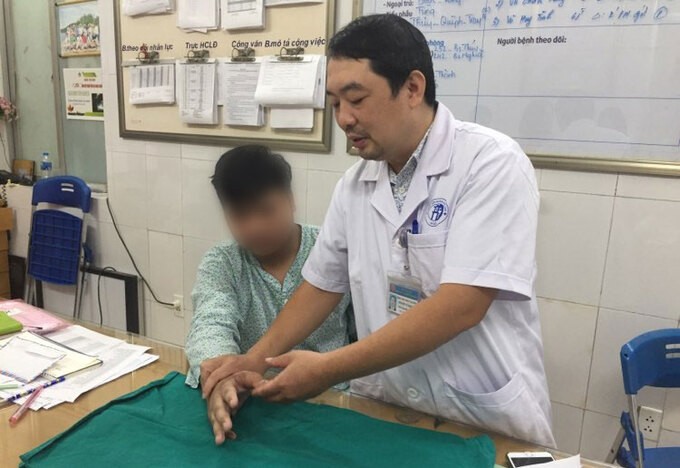 Lấy da ngón chân ghép thay da ngón tay