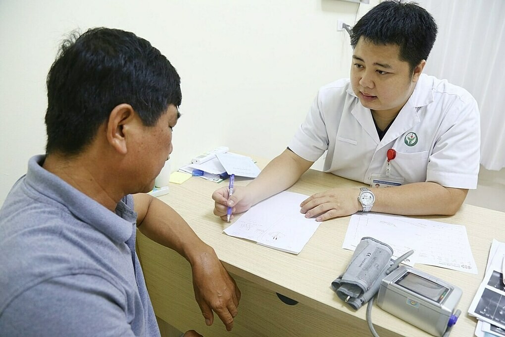 Giãn tĩnh mạch - bạn thân của giày cao gót
