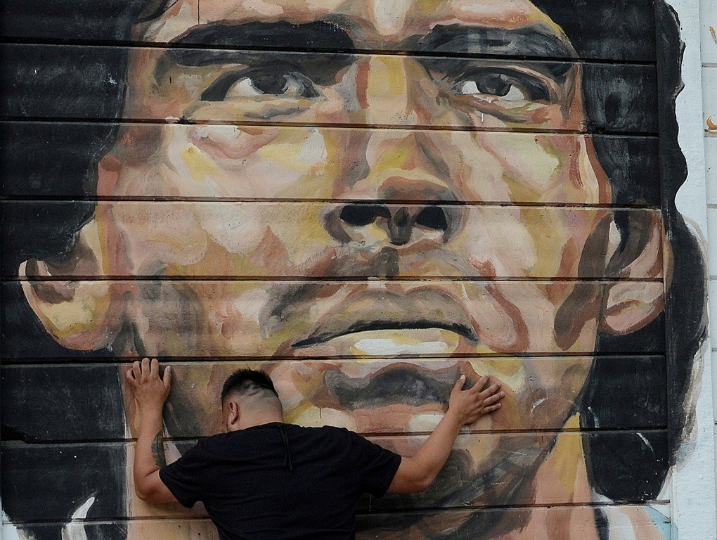 Bệnh tật đeo bám Maradona