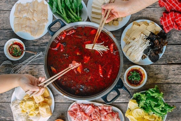 Ba người trong một nhà mắc ung thư dạ dày vì thói quen ăn tối