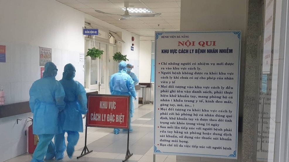 Ba người đàn ông từ Pháp về nhiễm nCoV
