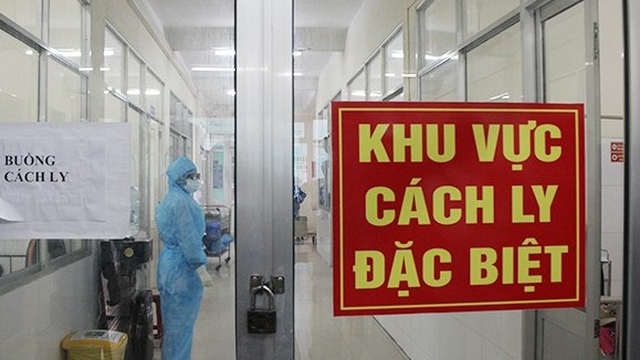 Một cô gái nhập cảnh nhiễm nCoV