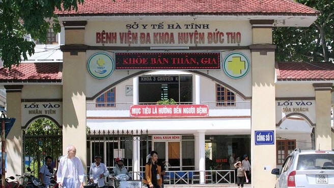 Làm rách niệu đạo bệnh nhân khi rút ống sonde niệu quản