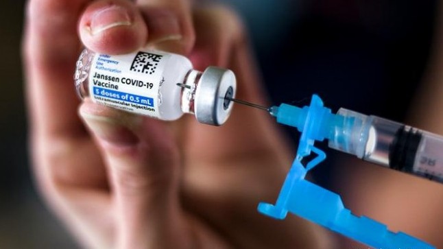 Hai người xuất huyết não sau tiêm vaccine Covid-19