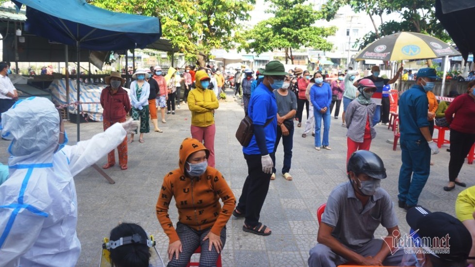 Đà Nẵng thêm 12 ca dương tính nCoV, có chủ quán cơm không rõ nguồn lây