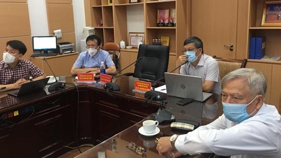 Một bác sĩ và một thai phụ mắc Covid-19 diễn biến nặng