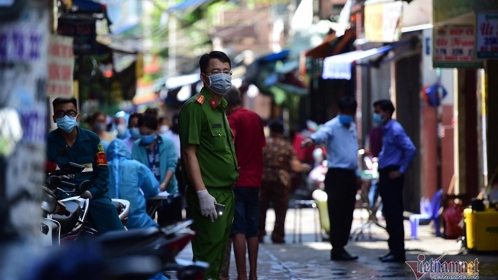 Người bán quán ăn dương tính nCoV, TP.HCM thần tốc truy vết, xét nghiệm cộng đồng