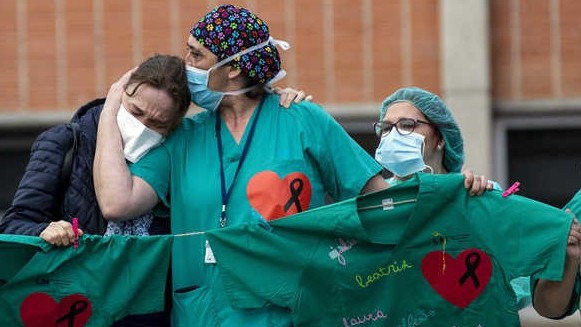 Ca tử vong do Covid-19 ở Malaysia cao kỷ lục, thực hư virus rò rỉ từ phòng thí nghiệm