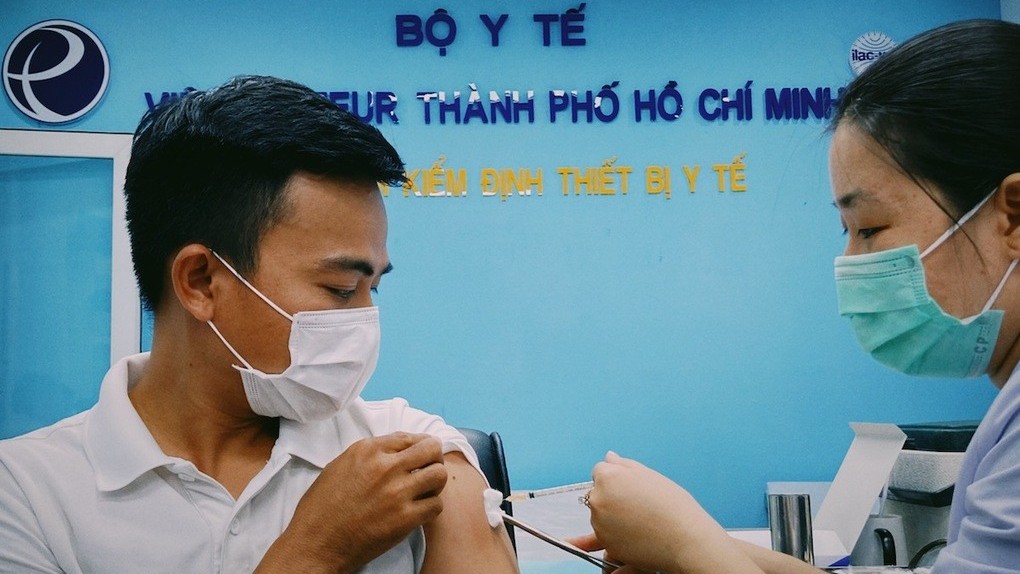 Sau tiêm vaccine Covid-19 nên ăn uống như thế nào?